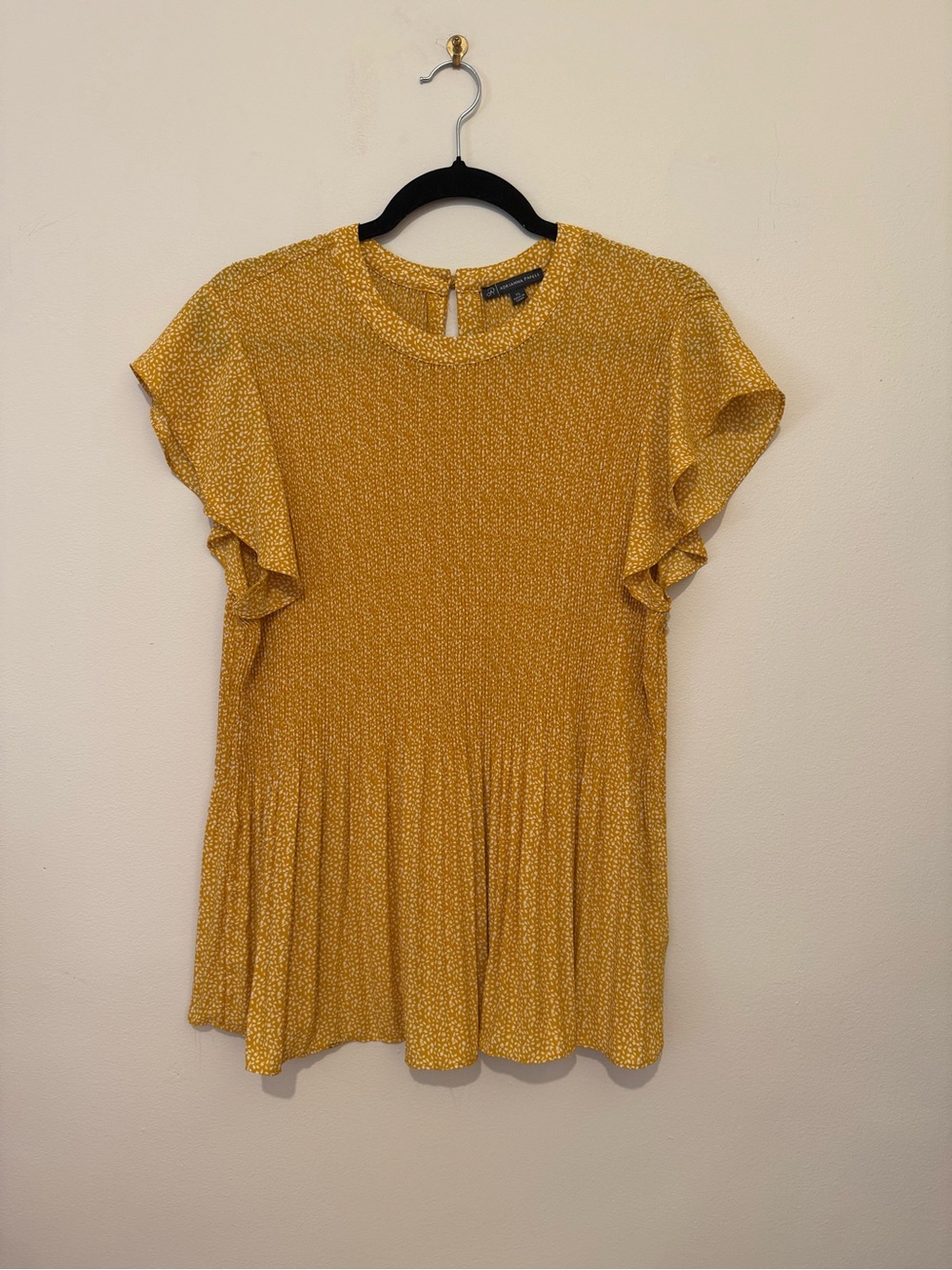 Adrianna Papell Mustard Yellow Flutter Sleeve Pleated Hem Blouse